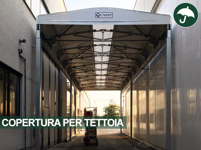 Copertura per tettoia Civert fra due edifici